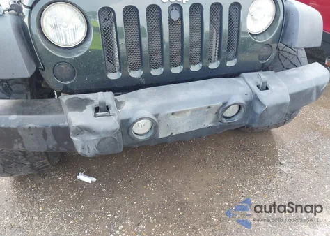 2010 Jeep Wrangler Unlimited Rubicon из США, поврежденный, VIN 1J4HA6H10AL181692